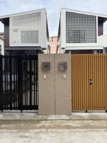 รับทำป้ายทุกชนิด ป้ายกัดกรด ป้ายตัวอักษรโลหะ ป้ายกล่องไฟ ป้ายบอกทาง ป้ายไวนิล ป้ายชื่อบริษัท ป้ายชื่อร้าน ป้ายชื่ออาคาร ป้ายล้อเข็น ป้ายแขวน ป้ายยื่น ป้ายอลูมิเนียมกัดกรด ป้ายสแตนเลสกัดกรด ป้ายไฟ LED ออกแบบ ผลิต ติดตั้งป้ายทุกชนิด